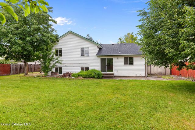 7312 W Macaw LN, Rathdrum, ID 83858