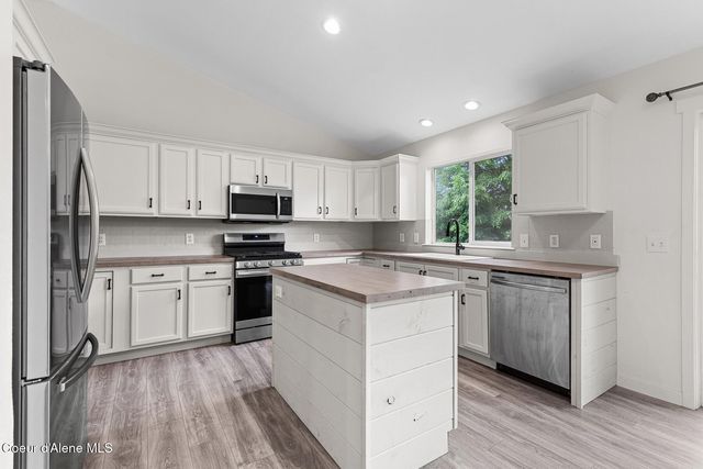 7312 W Macaw LN, Rathdrum, ID 83858
