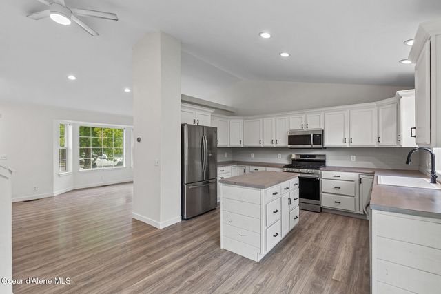 7312 W Macaw LN, Rathdrum, ID 83858