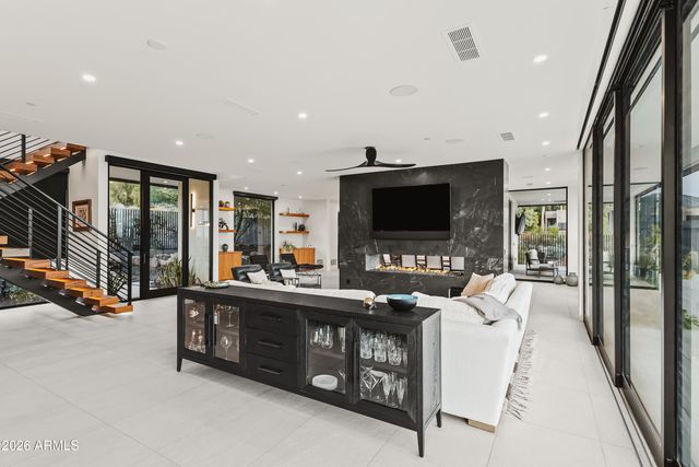 4725 N 56TH Street, Phoenix, AZ 85018