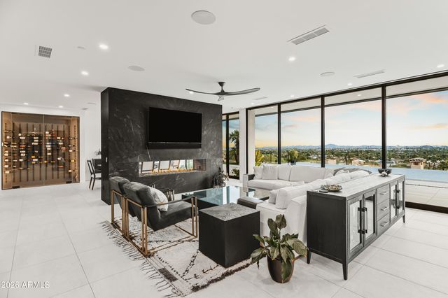 4725 N 56TH Street, Phoenix, AZ 85018