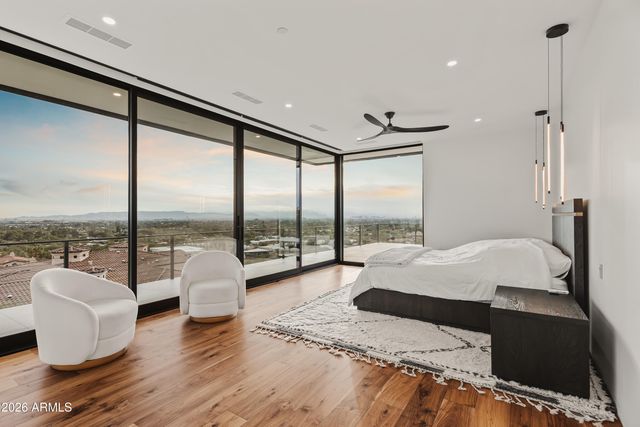 4725 N 56TH Street, Phoenix, AZ 85018