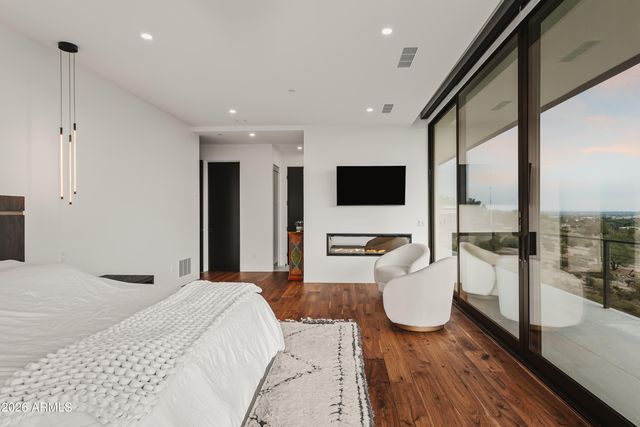 4725 N 56TH Street, Phoenix, AZ 85018