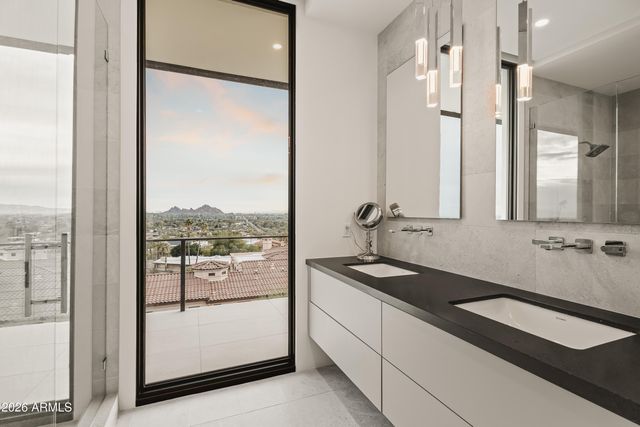 4725 N 56TH Street, Phoenix, AZ 85018