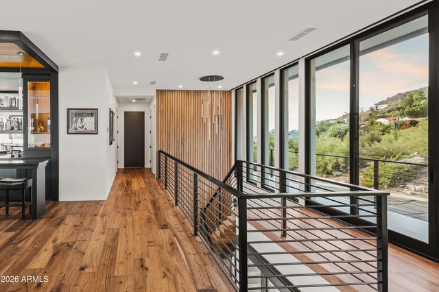 4725 N 56TH Street, Phoenix, AZ 85018