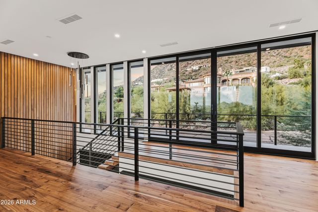 4725 N 56TH Street, Phoenix, AZ 85018