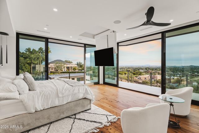 4725 N 56TH Street, Phoenix, AZ 85018