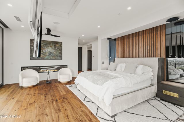 4725 N 56TH Street, Phoenix, AZ 85018