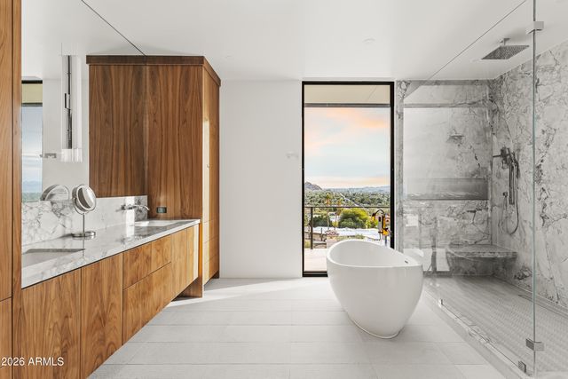 4725 N 56TH Street, Phoenix, AZ 85018