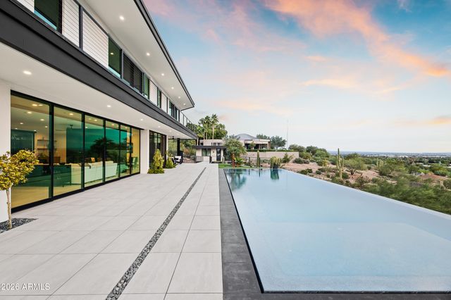 4725 N 56TH Street, Phoenix, AZ 85018