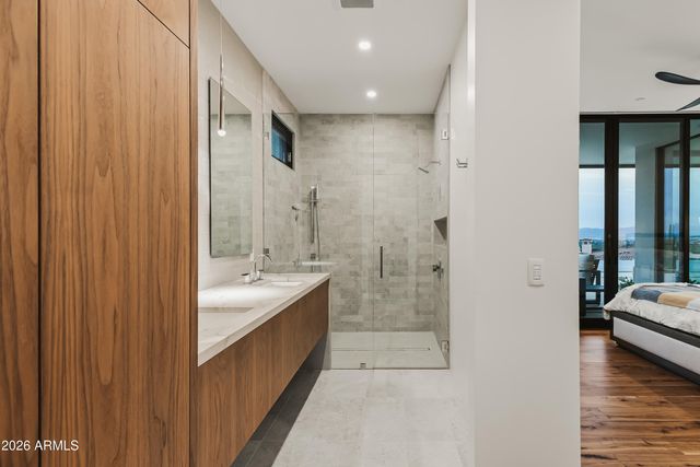 4725 N 56TH Street, Phoenix, AZ 85018