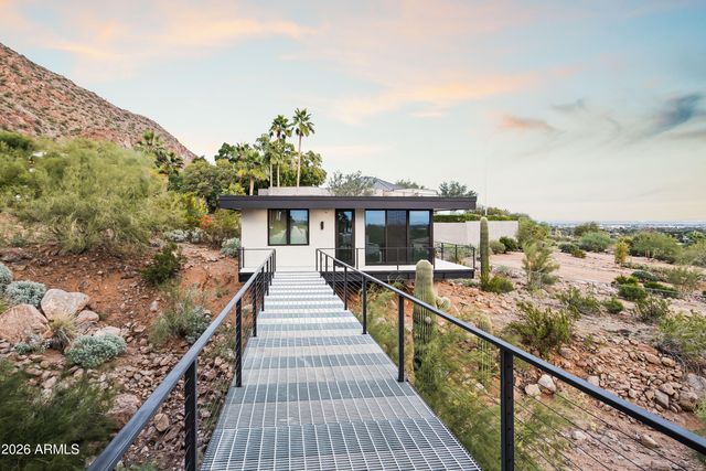 4725 N 56TH Street, Phoenix, AZ 85018