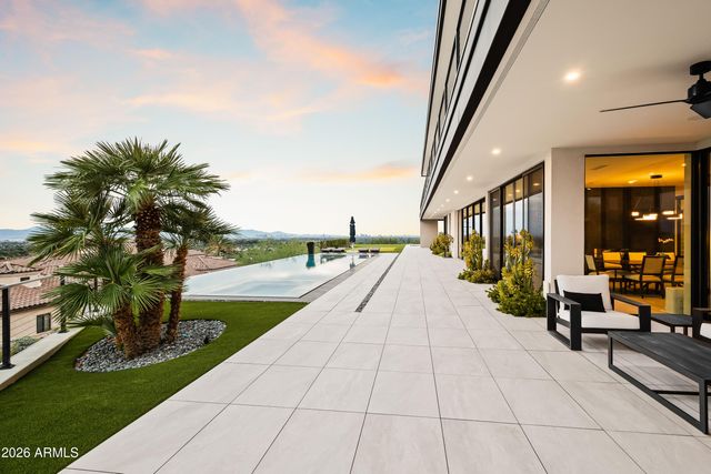 4725 N 56TH Street, Phoenix, AZ 85018