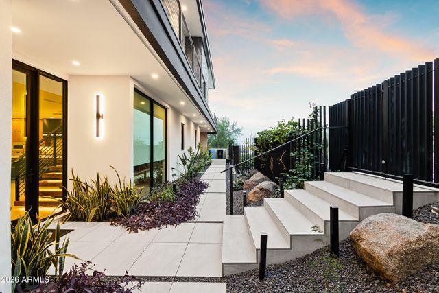 4725 N 56TH Street, Phoenix, AZ 85018