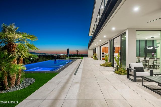 4725 N 56TH Street, Phoenix, AZ 85018