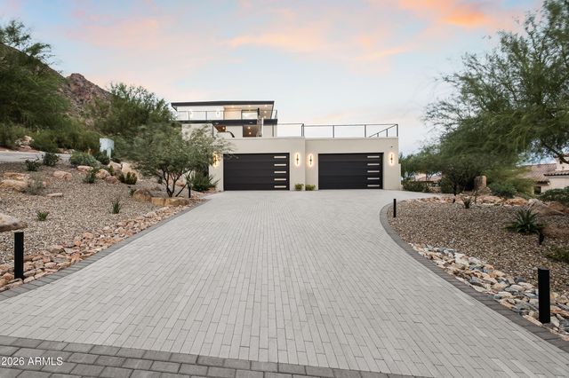 4725 N 56TH Street, Phoenix, AZ 85018