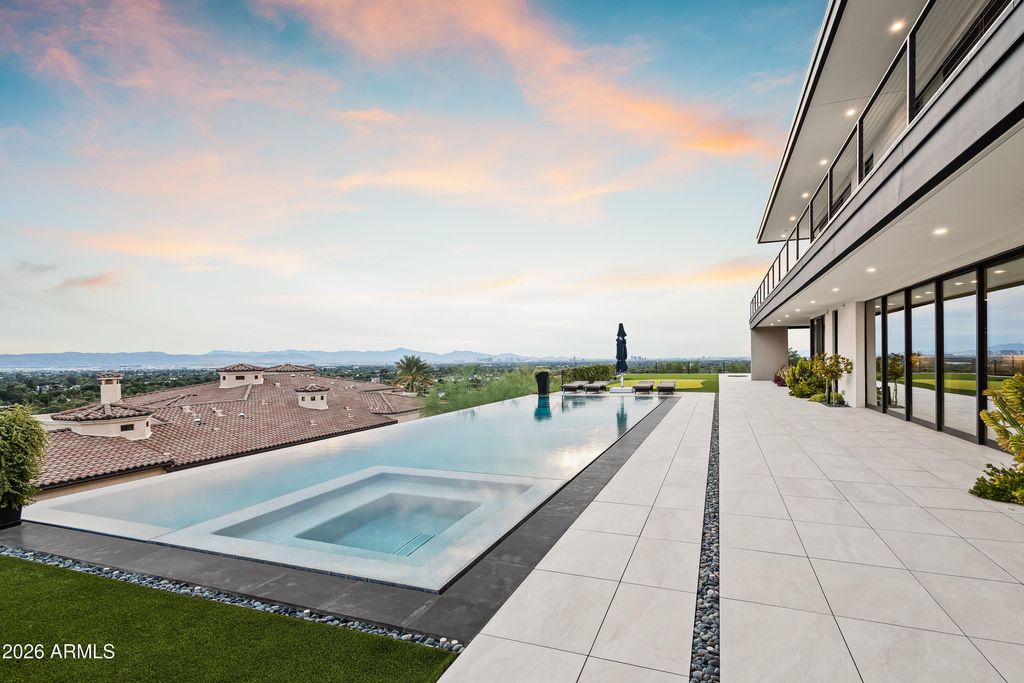 4725 N 56TH Street, Phoenix, AZ 85018