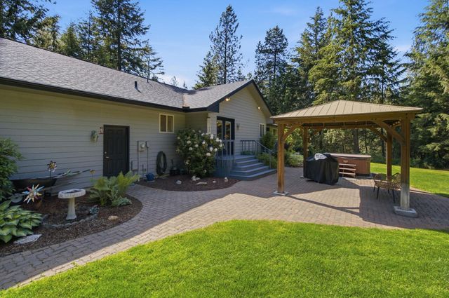 8818 N Ormond Ct, Newman Lake, WA 99025 property photo