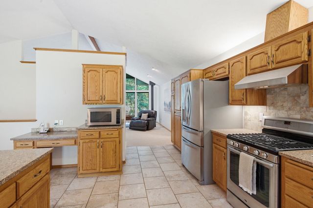 8818 N Ormond Ct, Newman Lake, WA 99025