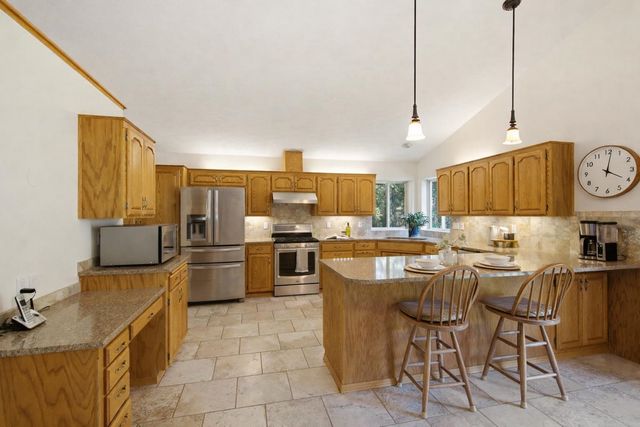 8818 N Ormond Ct, Newman Lake, WA 99025