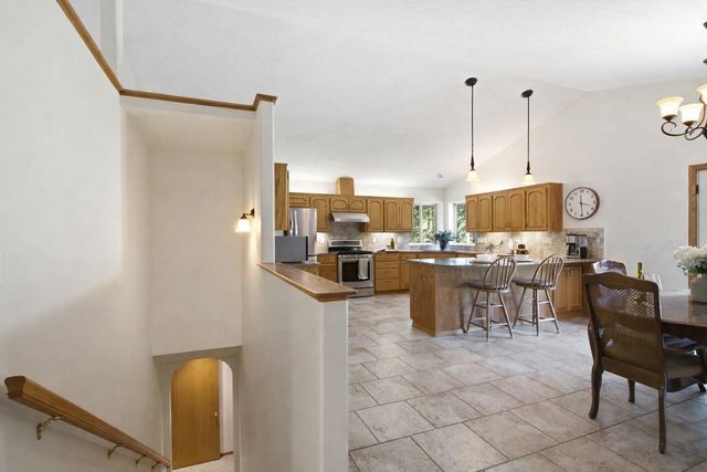 8818 N Ormond Ct, Newman Lake, WA 99025