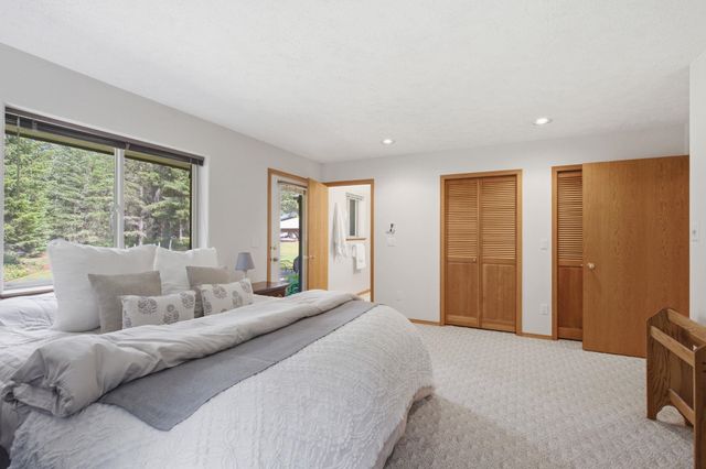 8818 N Ormond Ct, Newman Lake, WA 99025