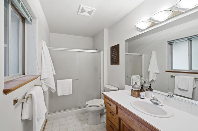 8818 N Ormond Ct, Newman Lake, WA 99025
