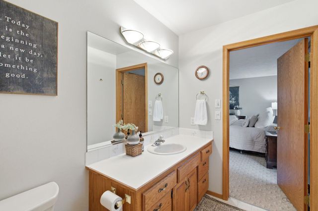 8818 N Ormond Ct, Newman Lake, WA 99025