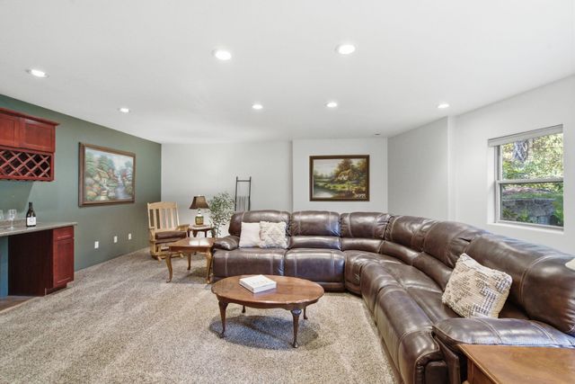 8818 N Ormond Ct, Newman Lake, WA 99025