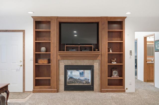 8818 N Ormond Ct, Newman Lake, WA 99025