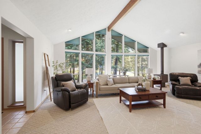 8818 N Ormond Ct, Newman Lake, WA 99025