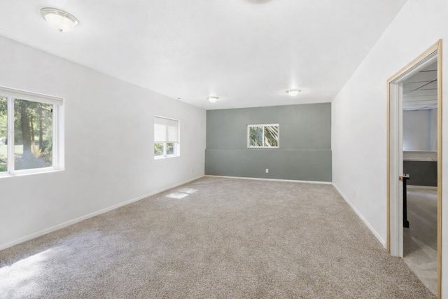 8818 N Ormond Ct, Newman Lake, WA 99025