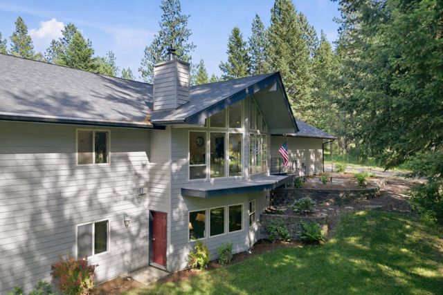 8818 N Ormond Ct, Newman Lake, WA 99025