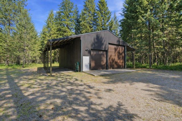 8818 N Ormond Ct, Newman Lake, WA 99025
