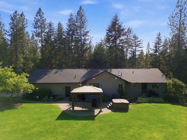 8818 N Ormond Ct, Newman Lake, WA 99025