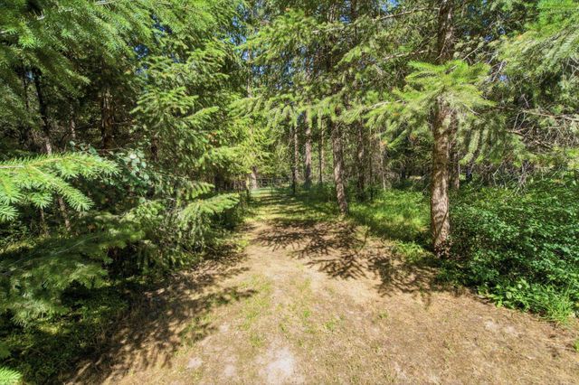 8818 N Ormond Ct, Newman Lake, WA 99025