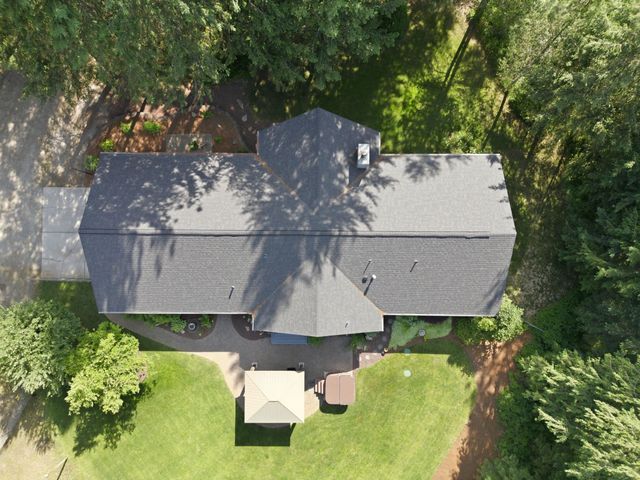 8818 N Ormond Ct, Newman Lake, WA 99025