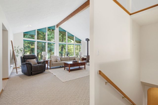 8818 N Ormond Ct, Newman Lake, WA 99025