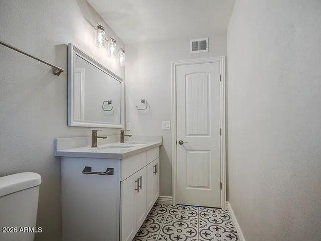 3317 W MONTECITO Avenue, Phoenix, AZ 85017