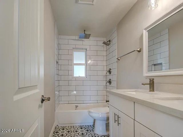 3317 W MONTECITO Avenue, Phoenix, AZ 85017