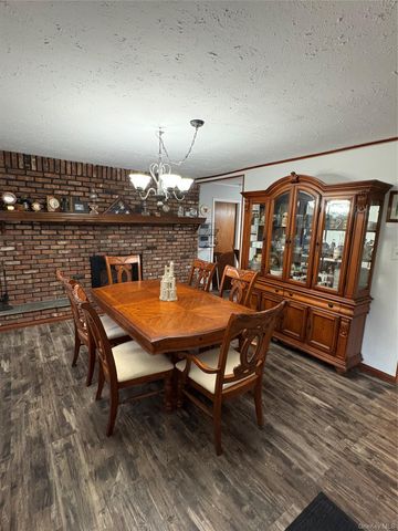 34 Floyd Road, Shirley, NY 11967