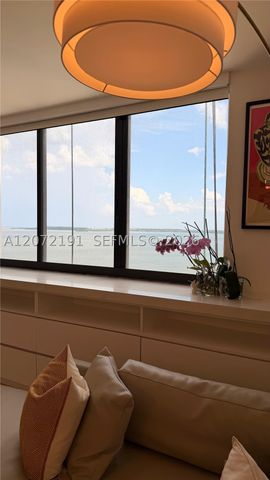 540 Brickell Key Dr 1101, Miami, FL 33131