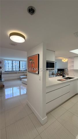 540 Brickell Key Dr 1101, Miami, FL 33131