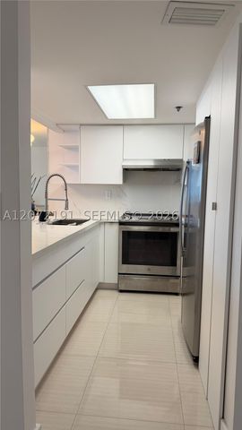 540 Brickell Key Dr 1101, Miami, FL 33131