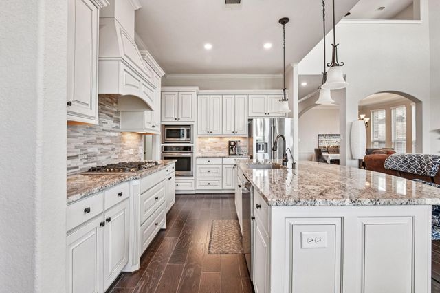 2341 Shallow Creek Lane, Friendswood, TX 77546