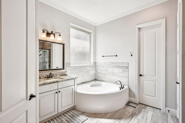 2341 Shallow Creek Lane, Friendswood, TX 77546