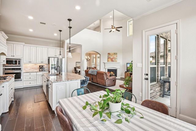 2341 Shallow Creek Lane, Friendswood, TX 77546