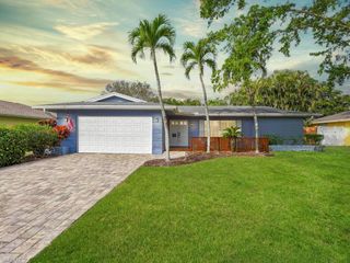 5324 Chippendale CIR E, Fort Myers, FL 33919