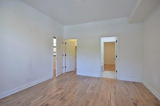 5733 N Winthrop Avenue Penthouse, Chicago, IL 60660