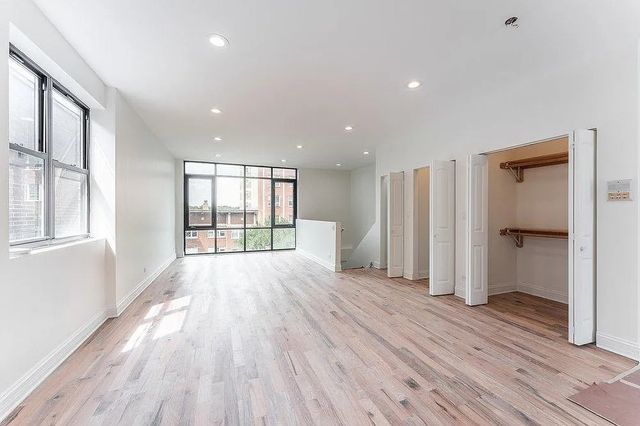 5733 N Winthrop Avenue Penthouse, Chicago, IL 60660